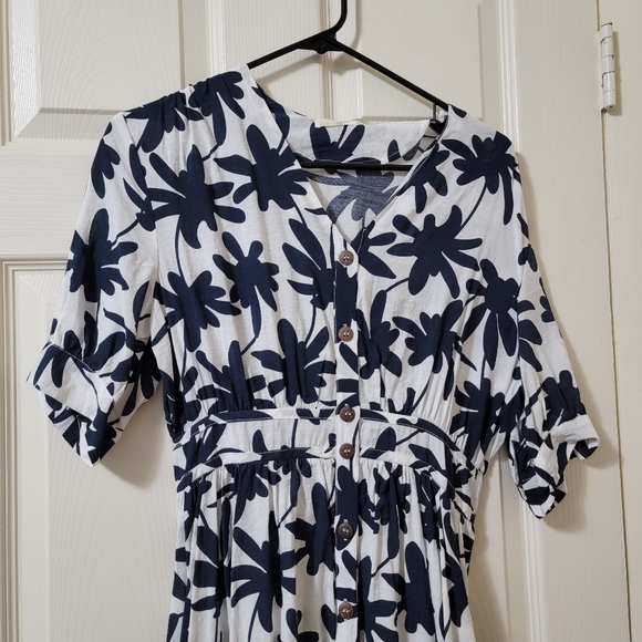 Blue and White Cuffed Midi Flower Print Dress - Picture 5 of 7